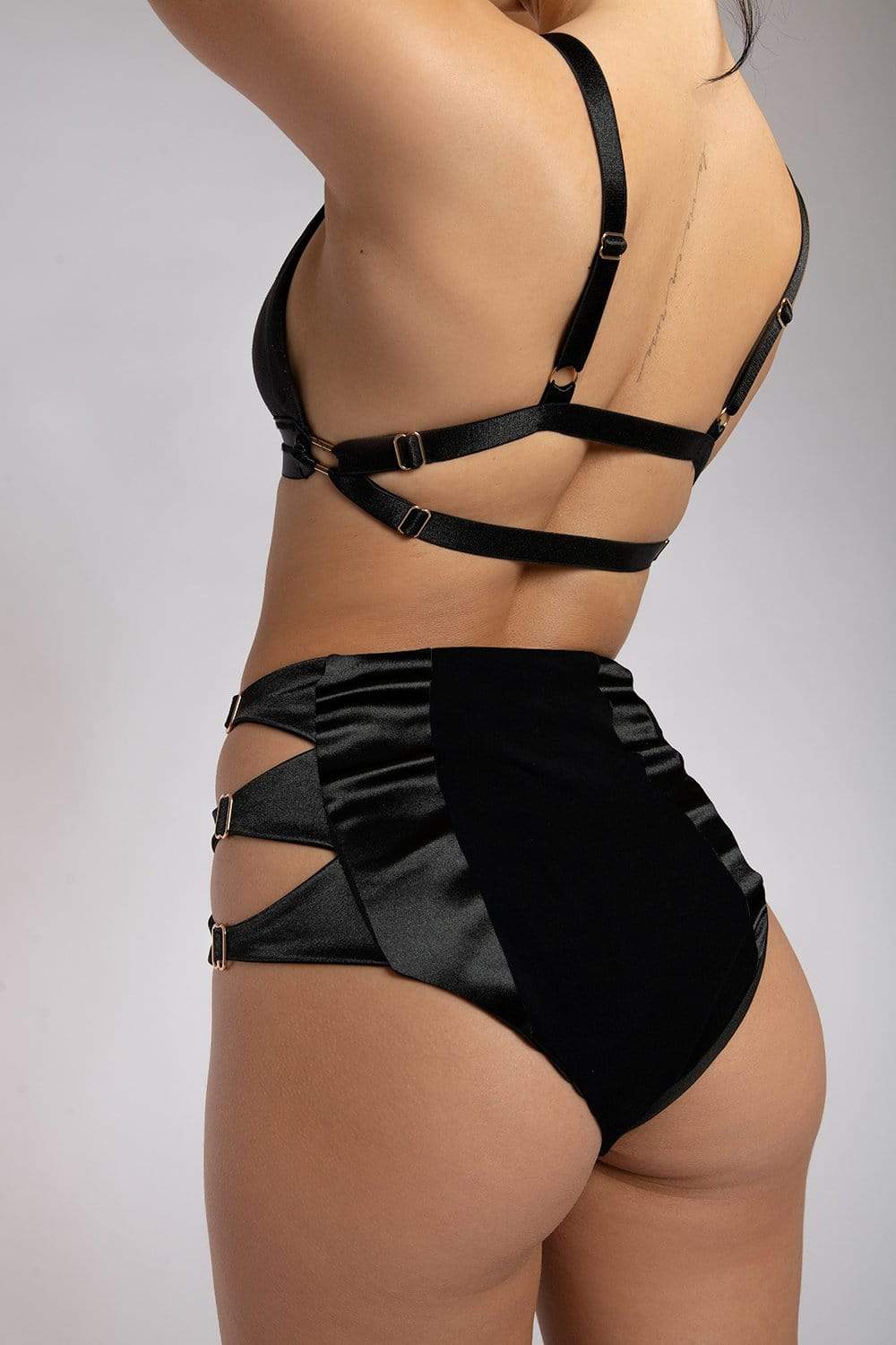Creatures of XIX Tops Aphrodite Triangle Bra - Black